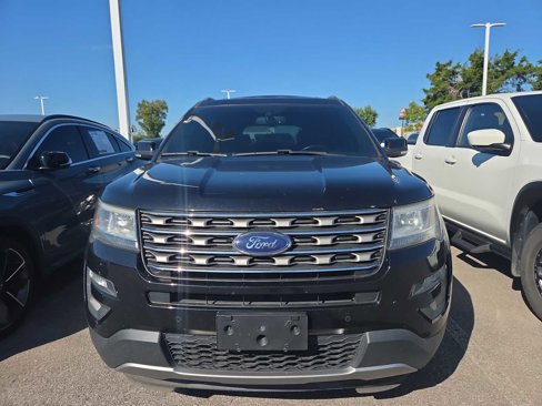 Used 2016 Ford Explorer XLT w/ Equipment Group 202A image 10