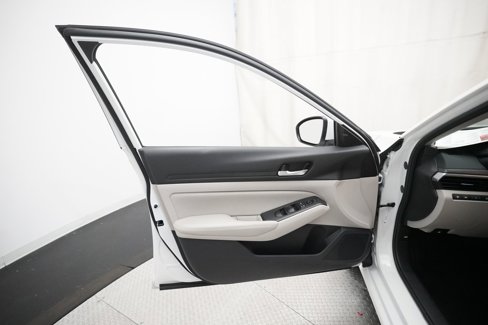 Certified 2024 Nissan Altima 2.5 SV image 27