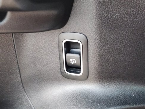 Used 2020 Mercedes-Benz GLB 250 image 28