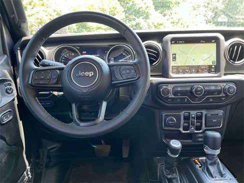 Used 2023 Jeep Wrangler Unlimited image 19