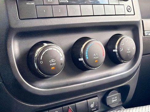 Used 2016 Jeep Patriot High Altitude image 14