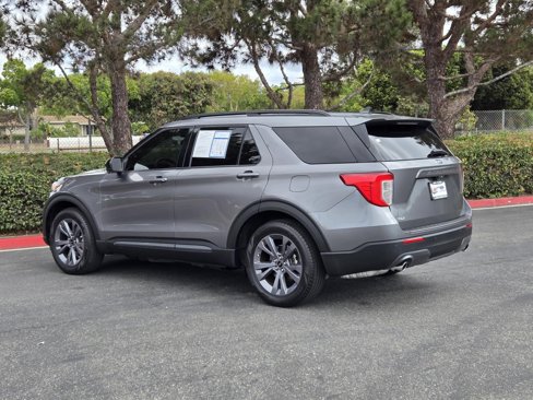 Used 2022 Ford Explorer XLT w/ Equipment Group 202A image 6
