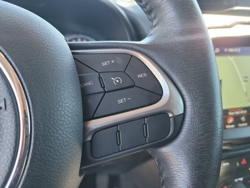 Used 2022 Jeep Renegade Latitude w/ Convenience Group image 28
