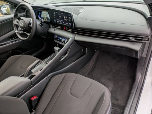 Used 2025 Hyundai Elantra Sport image 10