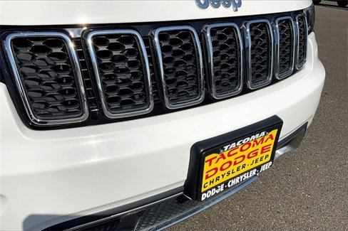 Used 2017 Jeep Grand Cherokee Limited w/ Luxury Group II image 30
