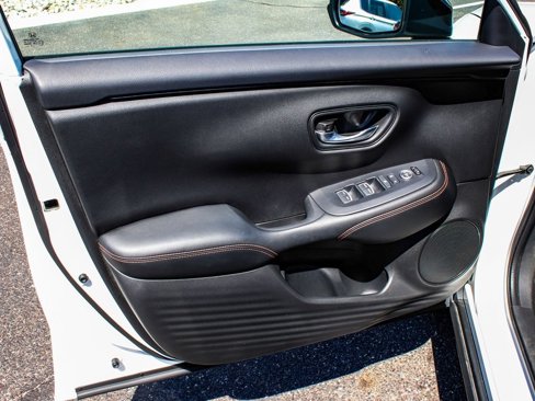 Used 2023 Honda HR-V Sport image 8