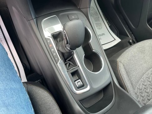 Used 2022 Chevrolet Equinox LT image 16