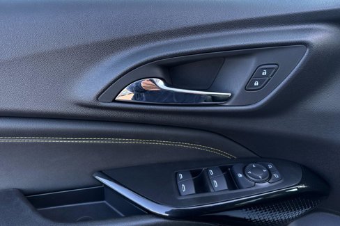 New 2025 Chevrolet Trax ACTIV w/ Sunroof Package image 13