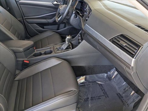 Used 2022 Volkswagen Jetta SE w/ Panoramic Sunroof Package image 19