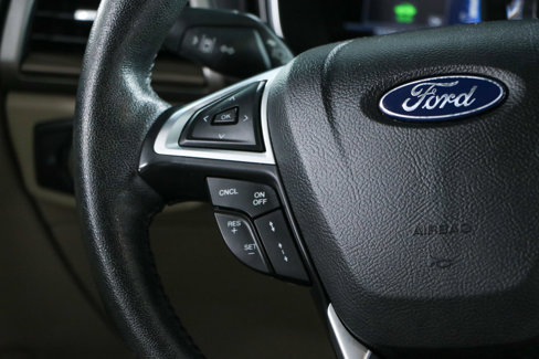 Used 2020 Ford Fusion SEL image 13