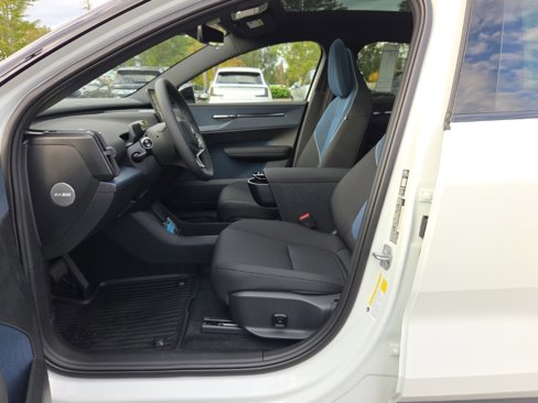 New 2025 Volvo EX30 Ultra w/ Protection Package Premier image 4