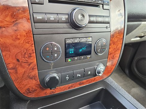 Used 2011 Chevrolet Avalanche LT image 23