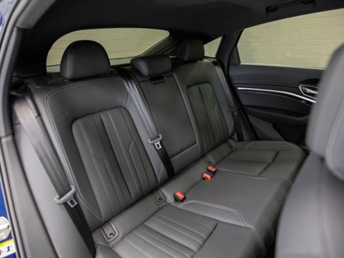 Used 2023 Audi e-tron Premium Plus w/ Premium Plus Package image 28
