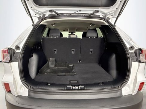 Used 2022 Ford Escape SE w/ Cold Weather Package image 24