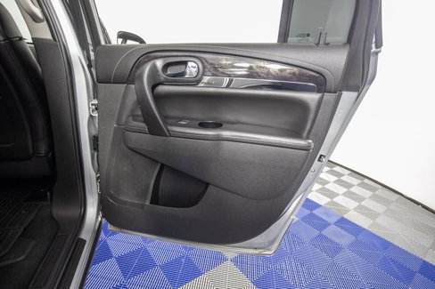 Used 2017 Buick Enclave Leather image 18