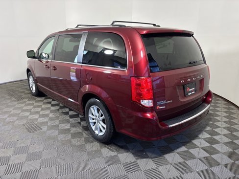 Used 2019 Dodge Grand Caravan SXT image 4