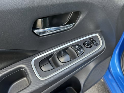 Used 2023 Nissan Versa SR w/ Trunk Package image 10