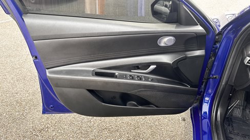 Used 2021 Hyundai Elantra SE image 20
