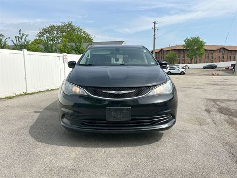 Used 2017 Chrysler Pacifica LX image 32
