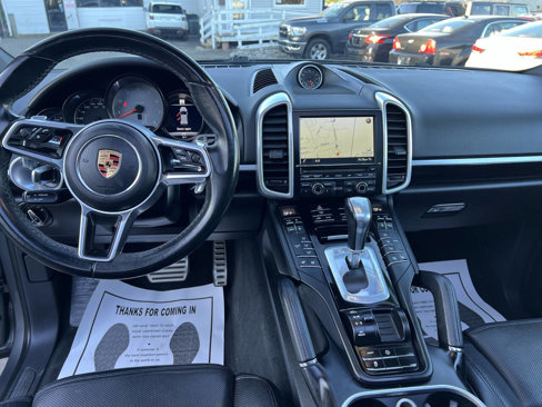 Used 2016 Porsche Cayenne S w/ Premium Package image 24