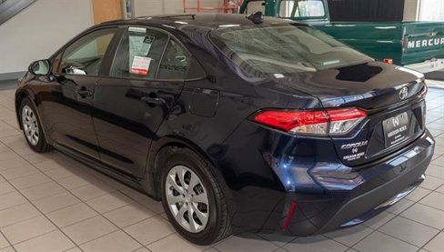 Used 2022 Toyota Corolla LE image 14