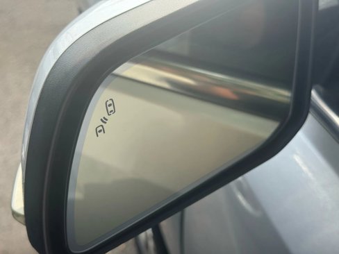 Used 2012 Lincoln MKX AWD image 30