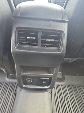 Used 2022 Ford Edge ST-Line image 17