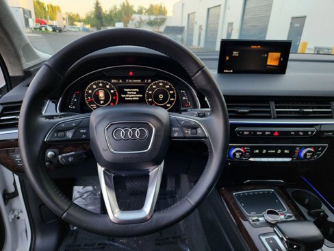 Used 2017 Audi Q7 3.0T Prestige w/ Prestige Package image 9