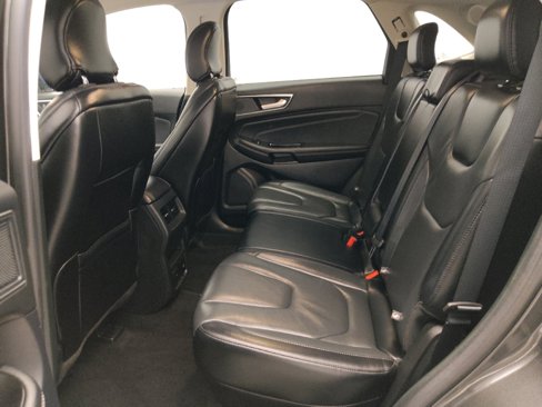 Used 2019 Ford Edge Titanium image 18