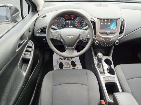 Used 2017 Chevrolet Cruze LT w/ Convenience Package image 11