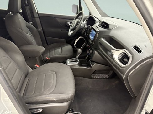 Used 2021 Jeep Renegade Latitude image 21