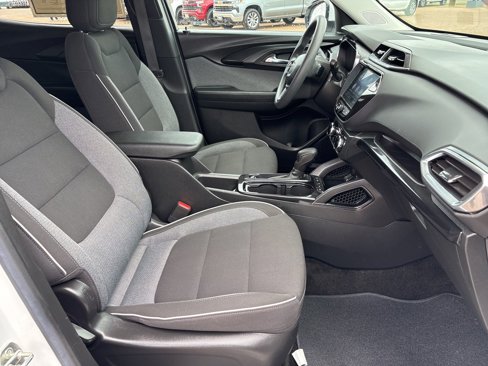 Used 2023 Chevrolet TrailBlazer LT w/ Convenience Package image 9