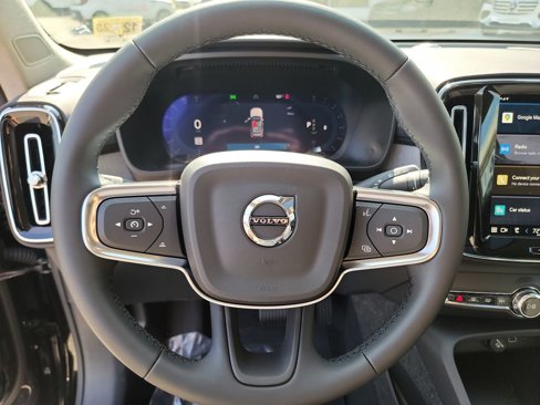 New 2025 Volvo XC40 B5 Core w/ Protection Package Premier image 14