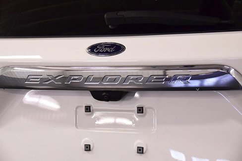 Used 2022 Ford Explorer XLT w/ Equipment Group 202A image 11