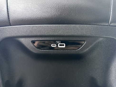 Used 2022 Chrysler Pacifica Touring-L image 30