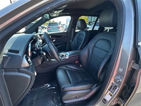 Used 2019 Mercedes-Benz GLC 300 4MATIC image 24