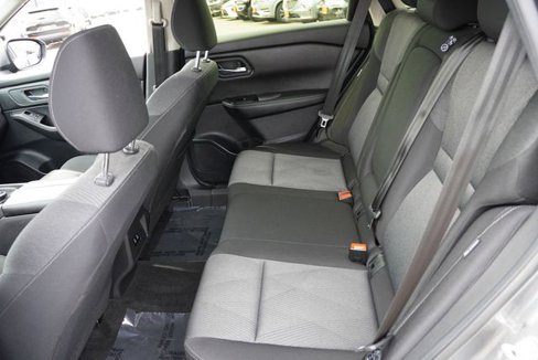Used 2024 Nissan Rogue SV image 18