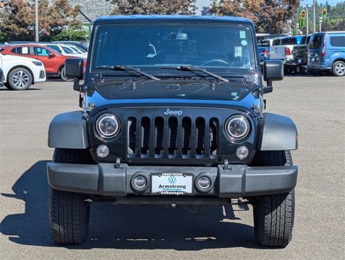 Used 2015 Jeep Wrangler Unlimited Rubicon w/ Connectivity Group image 8