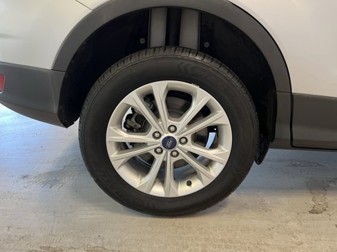 Used 2017 Ford Escape SE image 11