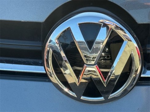 Used 2016 Volkswagen Golf SportWagen image 7