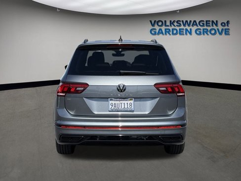 Used 2022 Volkswagen Tiguan SE R-Line image 9