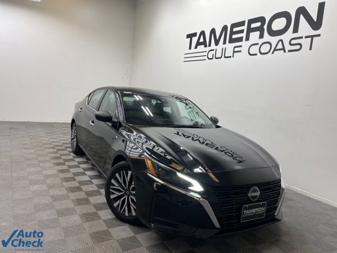 Used 2024 Nissan Altima 2.5 SV image 1