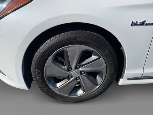 Used 2017 Hyundai Sonata Limited w/ Ultimate Package 02 image 9