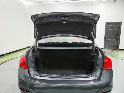 Used 2017 BMW 320i Sedan image 29