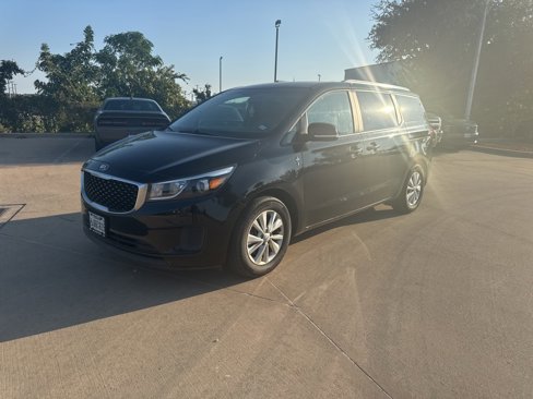 Used 2017 Kia Sedona LX w/ LX Essentials Premium Package image 1