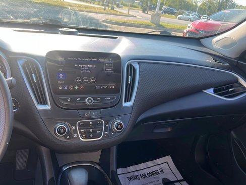 Used 2023 Chevrolet Malibu LT image 11