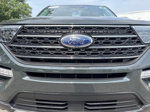 Certified 2022 Ford Explorer XLT w/ Equipment Group 202A image 44
