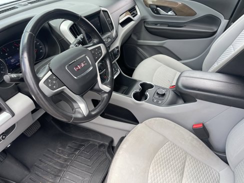 Used 2020 GMC Terrain SLE w/ Driver Convenience Package image 19