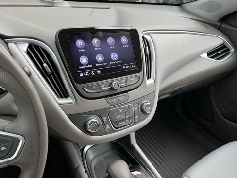 Used 2022 Chevrolet Malibu LS image 17