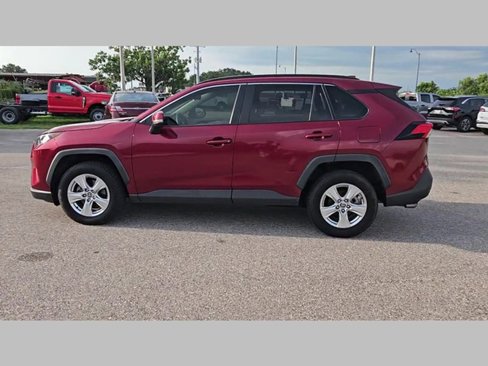 Used 2020 Toyota RAV4 XLE image 15